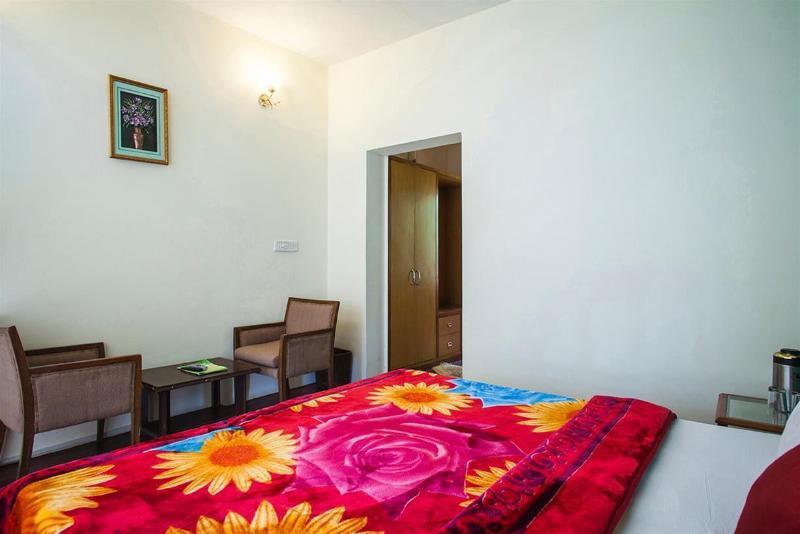 Oyo 28425 Dal Lake Resort Дармсала Екстер'єр фото
