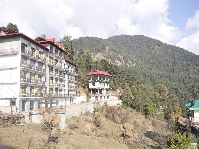 Oyo 28425 Dal Lake Resort Дармсала Екстер'єр фото
